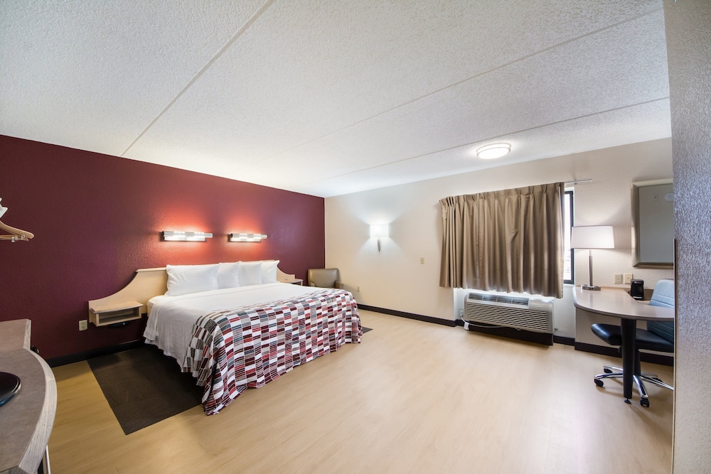 Red Roof Inn Laredo - photo 14