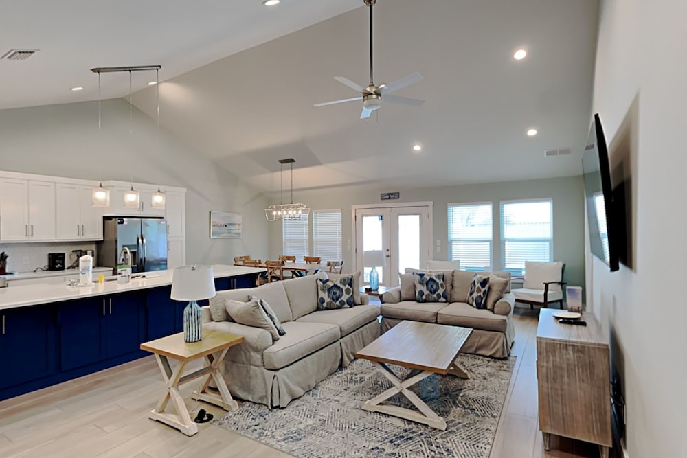 Laguna Breeze - featured photo