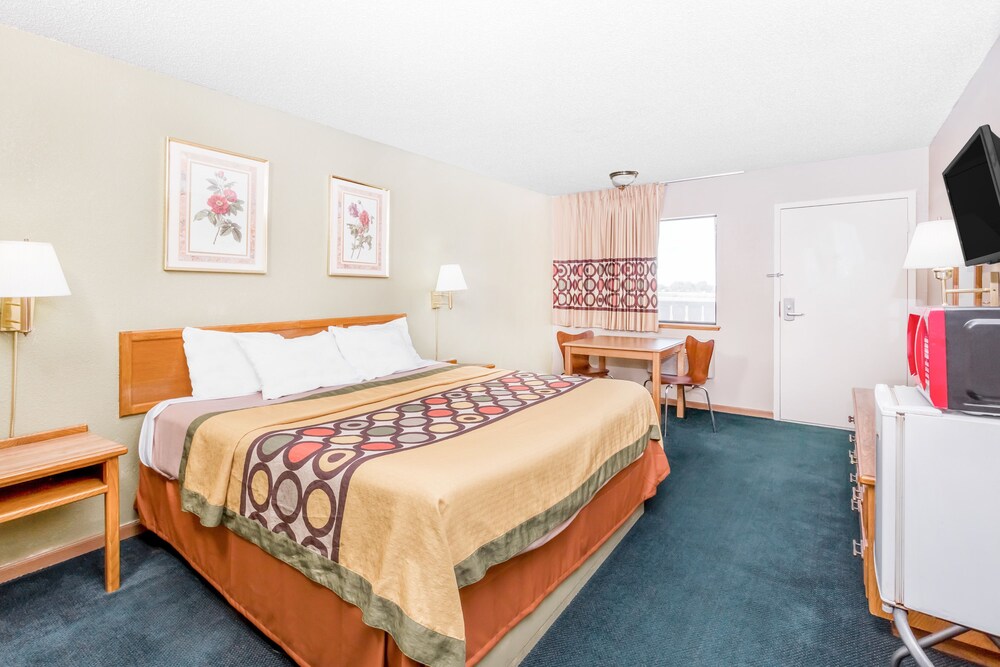 Budgetel Inns & Suites - photo 14