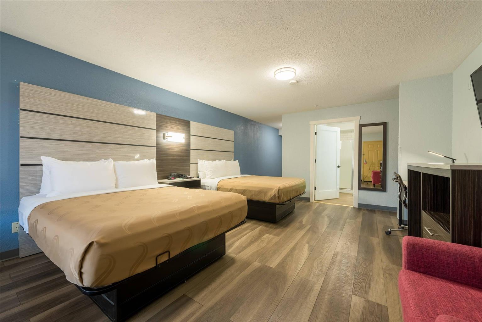 Quality Inn & Suites Manitou Springs at Pikes Peak - photo 41