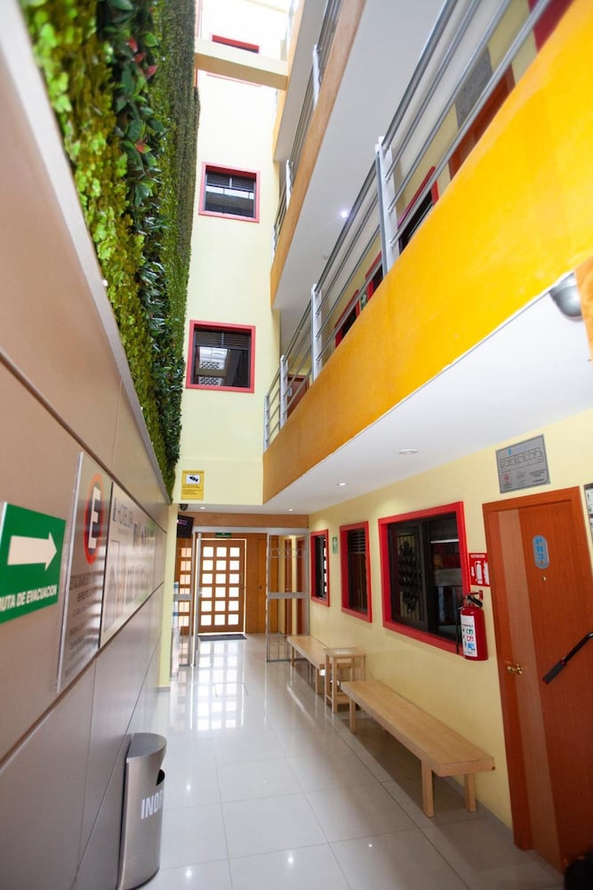 Hotel Lira Solo Adultos