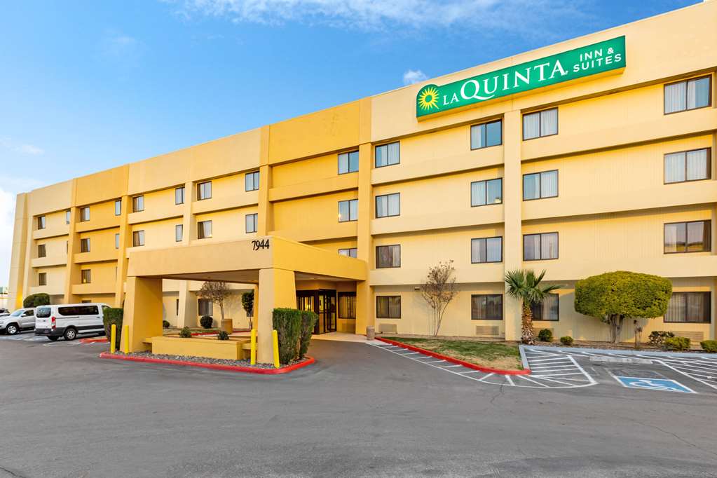 La Quinta Inn & Suites by Wyndham El Paso East - photo 3