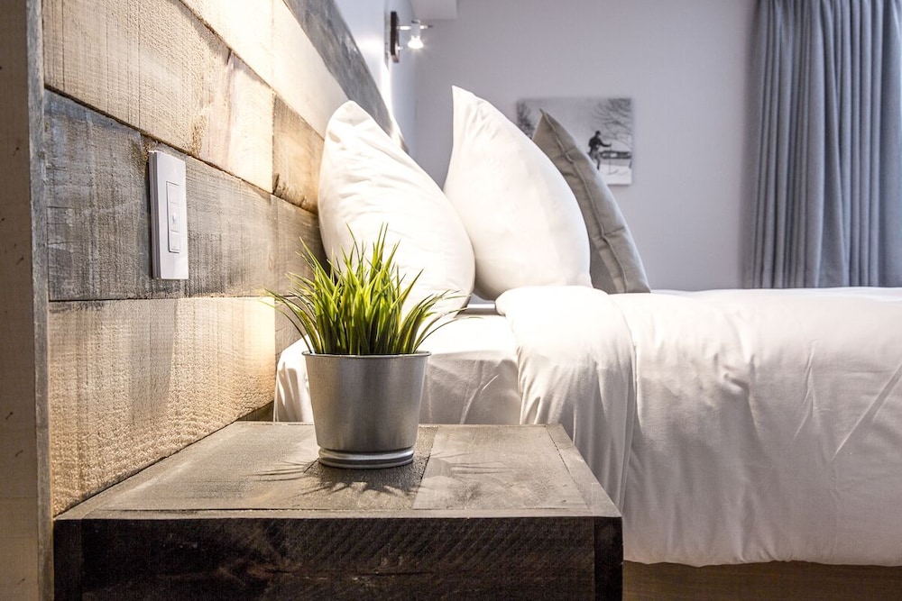 Hotel Far Hills — Val Morin
