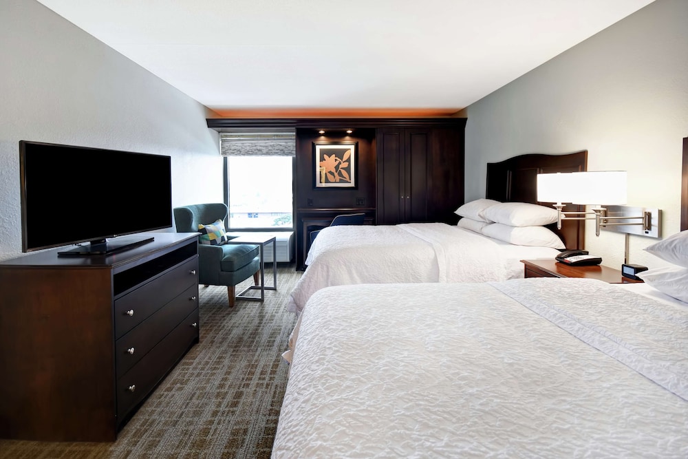 Hampton Inn Kansas City Overland Park - photo 13