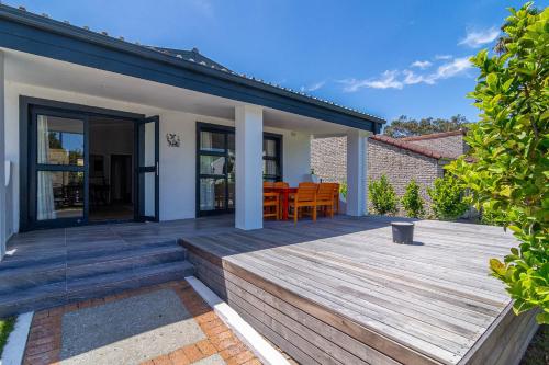 SeaB by Top Destinations Rentals — 4-Star Luxury Hotel in Hermanus, South Africa