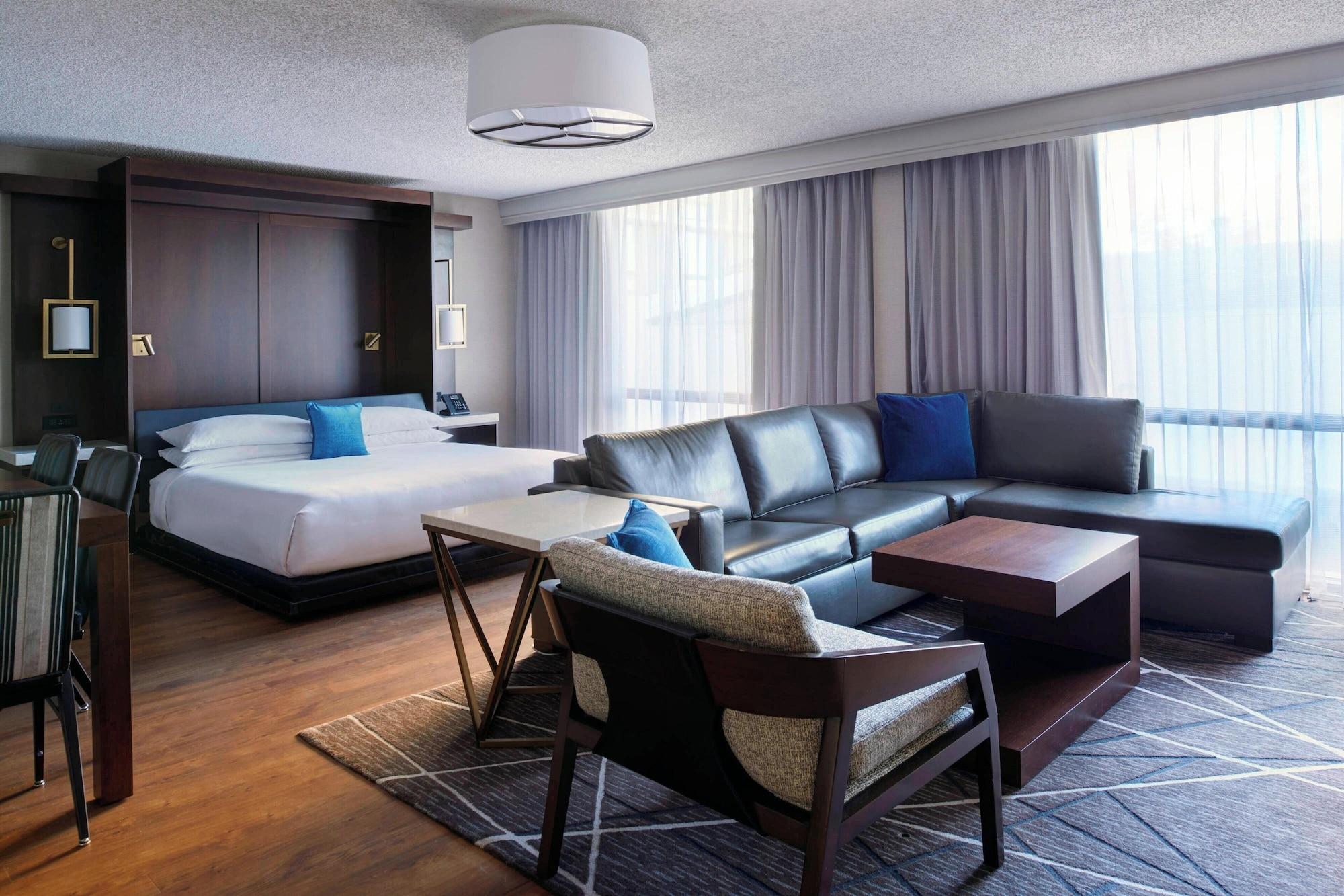 Kansas City Airport Marriott - photo 14