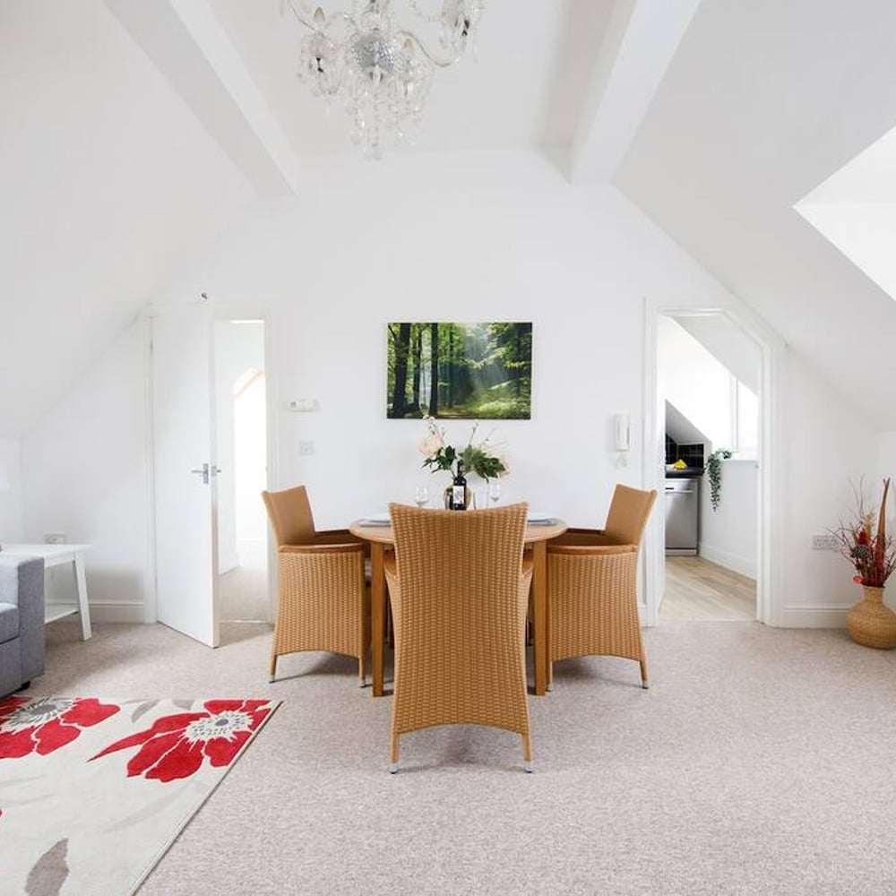 Lovely Selsey apartment with sea views sleeps 4 — 4-Star Luxury Hotel in Selsey, United Kingdom