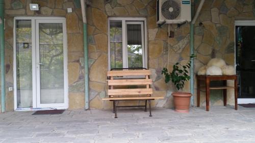 Guest House Ucha