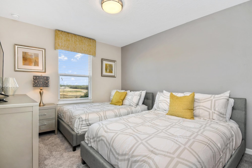 Solara Resort Brand New 4 Bed 4 5 Bath Townhome - photo 18