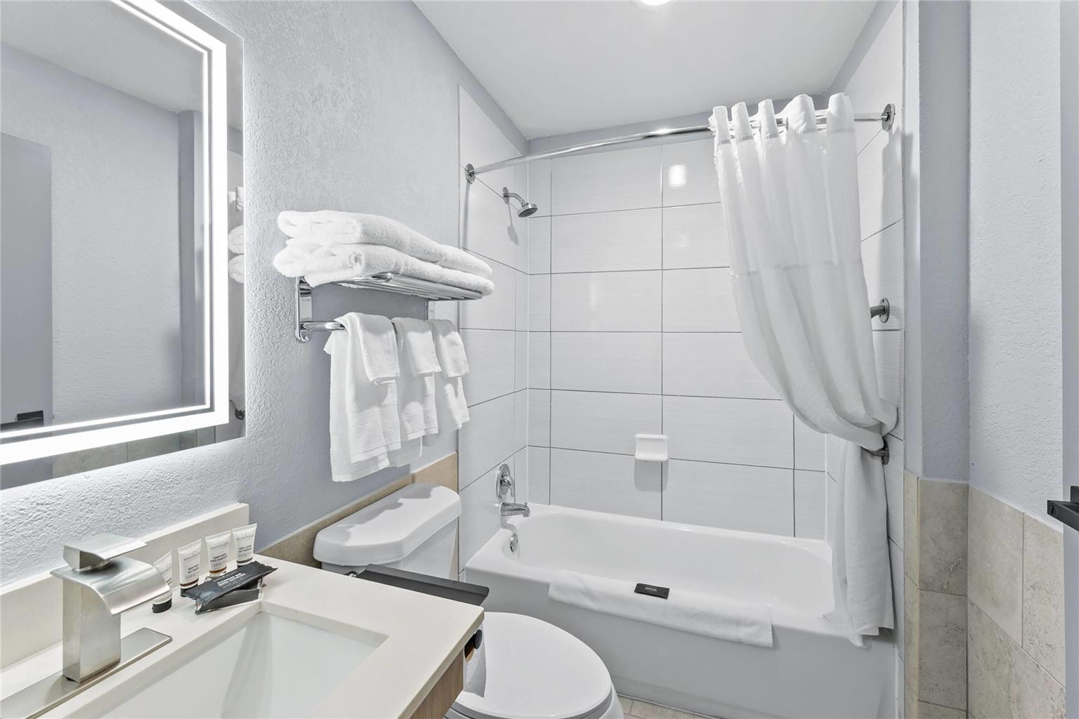 Days Inn by Wyndham San Antonio Downtown - photo 18