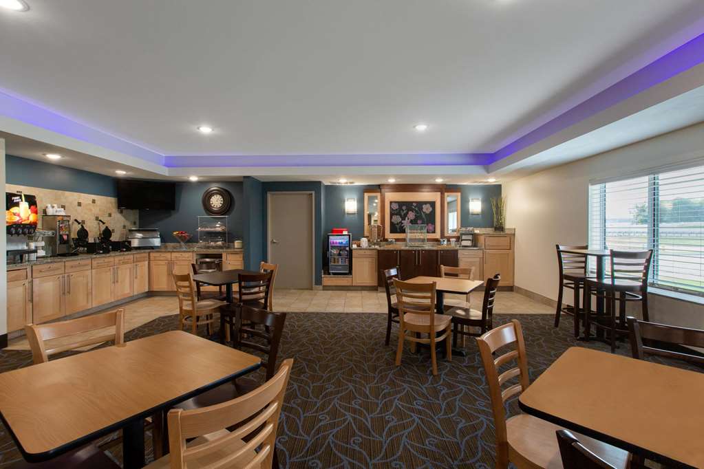AmericInn by Wyndham Sioux Falls North - photo 16
