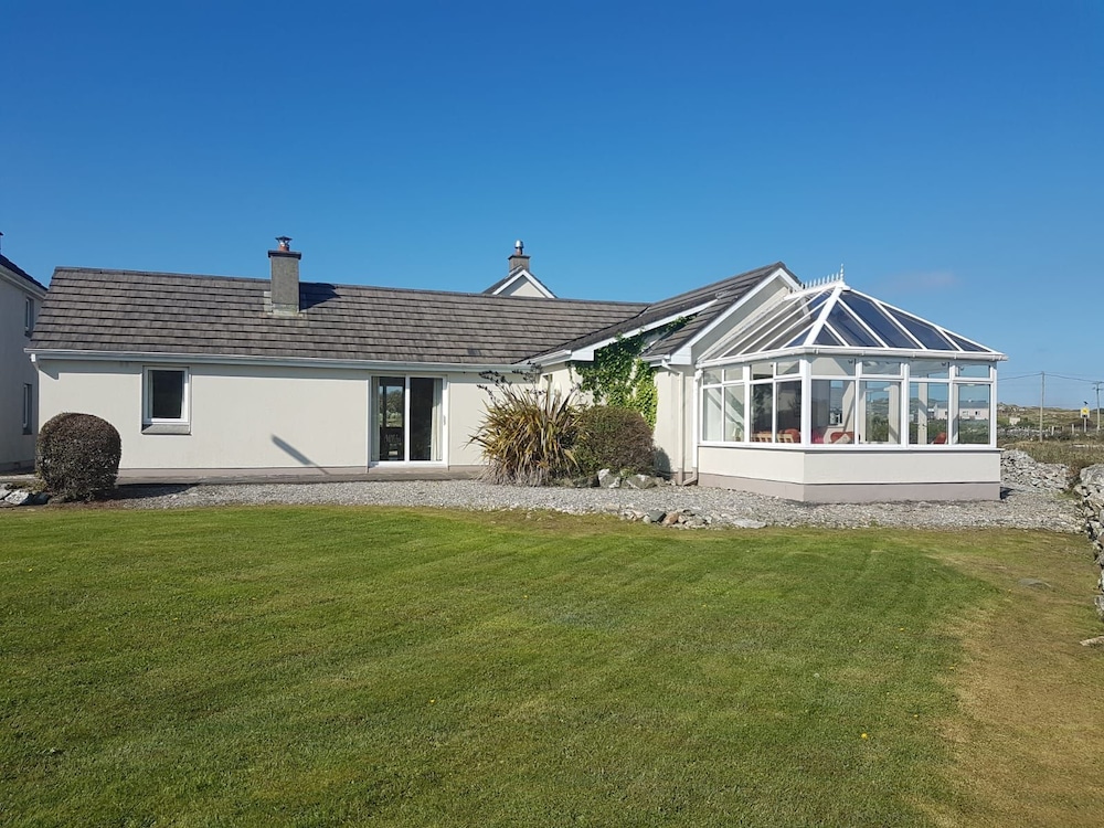 No3 Ballyconneely Cottage — 4-Star Luxury Hotel in Gaillimh, Republic of Ireland