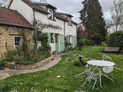 Les Chaises - carbon neutral hotel in Unknown City