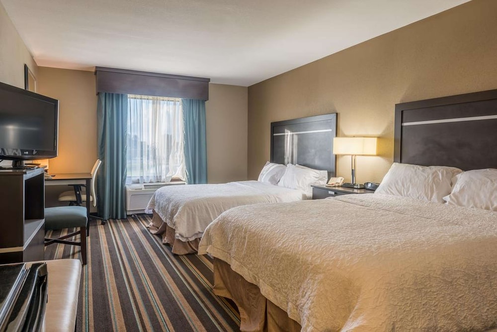 Hampton Inn New Albany - photo 17