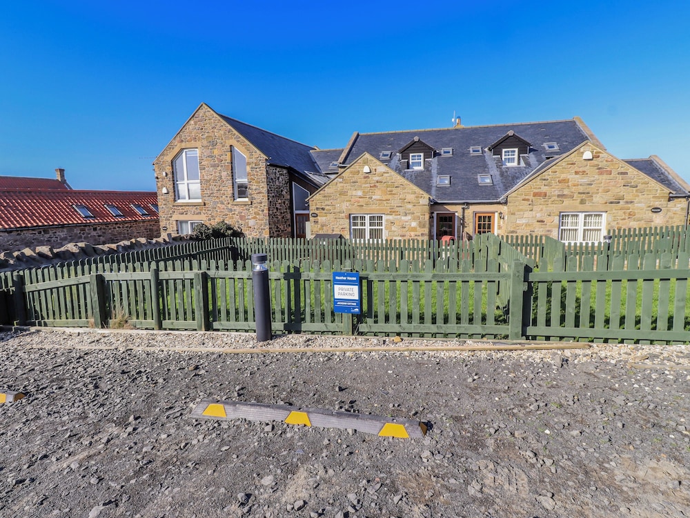 Jackdaw — 4-Star Luxury Hotel in Bamburgh, United Kingdom