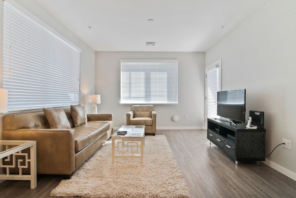 Global Luxury Suites in Menlo Park - photo 23