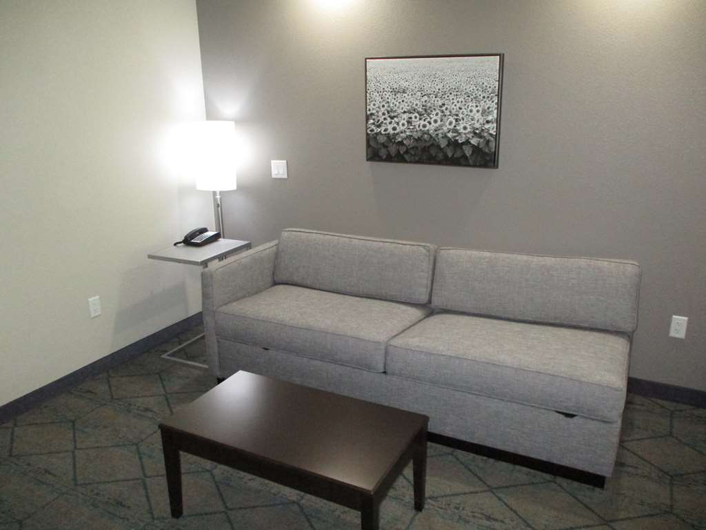 Best Western Plus McPherson - photo 11