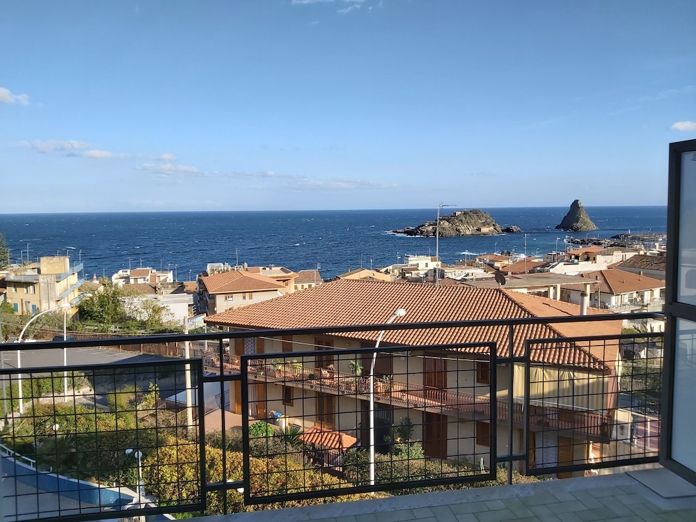 Albergo Lachea - carbon neutral hotel in Aci Castello
