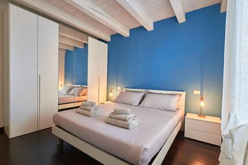 Alexander House Unbeatable Price — 4-Star Luxury Hotel in Bergamo, Italy