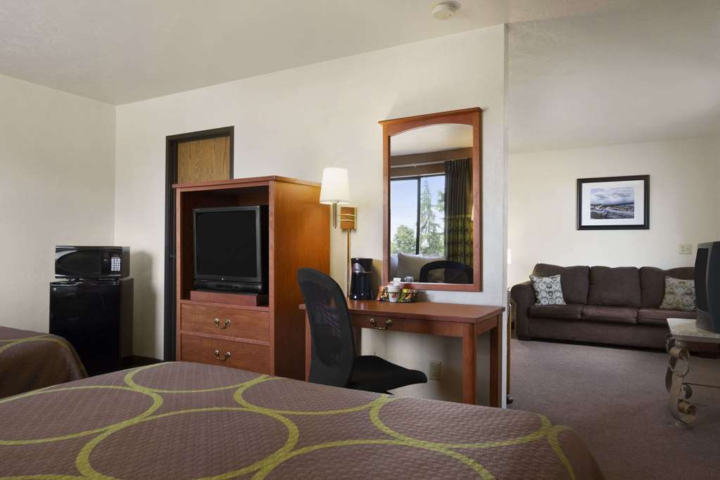 Super 8 by Wyndham Port Angeles at Olympic National Park - photo 12
