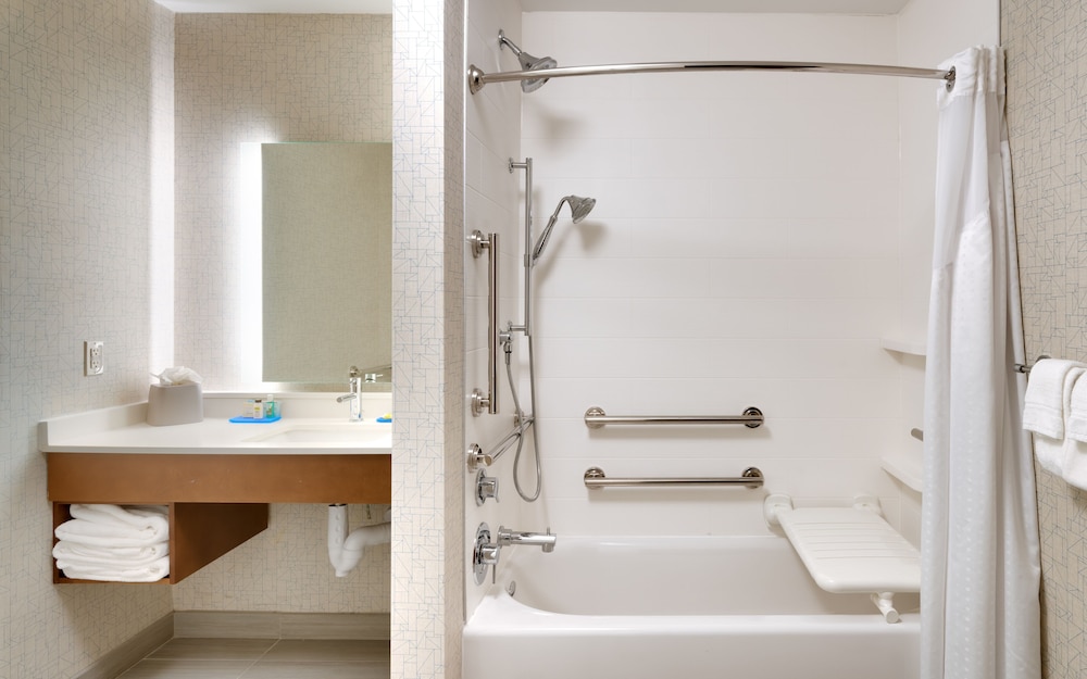 Holiday Inn Express & Suites Gainesville I 75 by IHG - photo 21