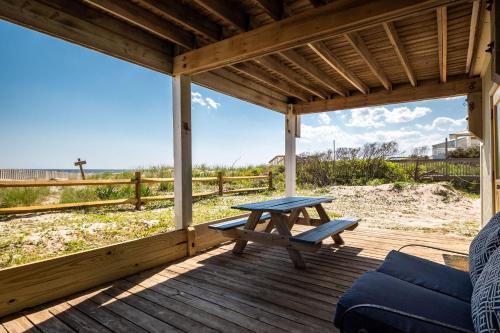 Beach Barracks by Oak Island Accommodations - photo 20