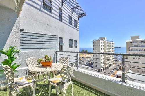 Stylish sea facing apartment with underground parking