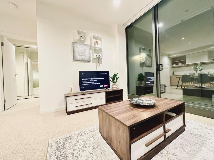 Brand new 2BR2BA Caulfield parkbalcony poolgym — 4-Star Luxury Hotel in Melbourne, Australia