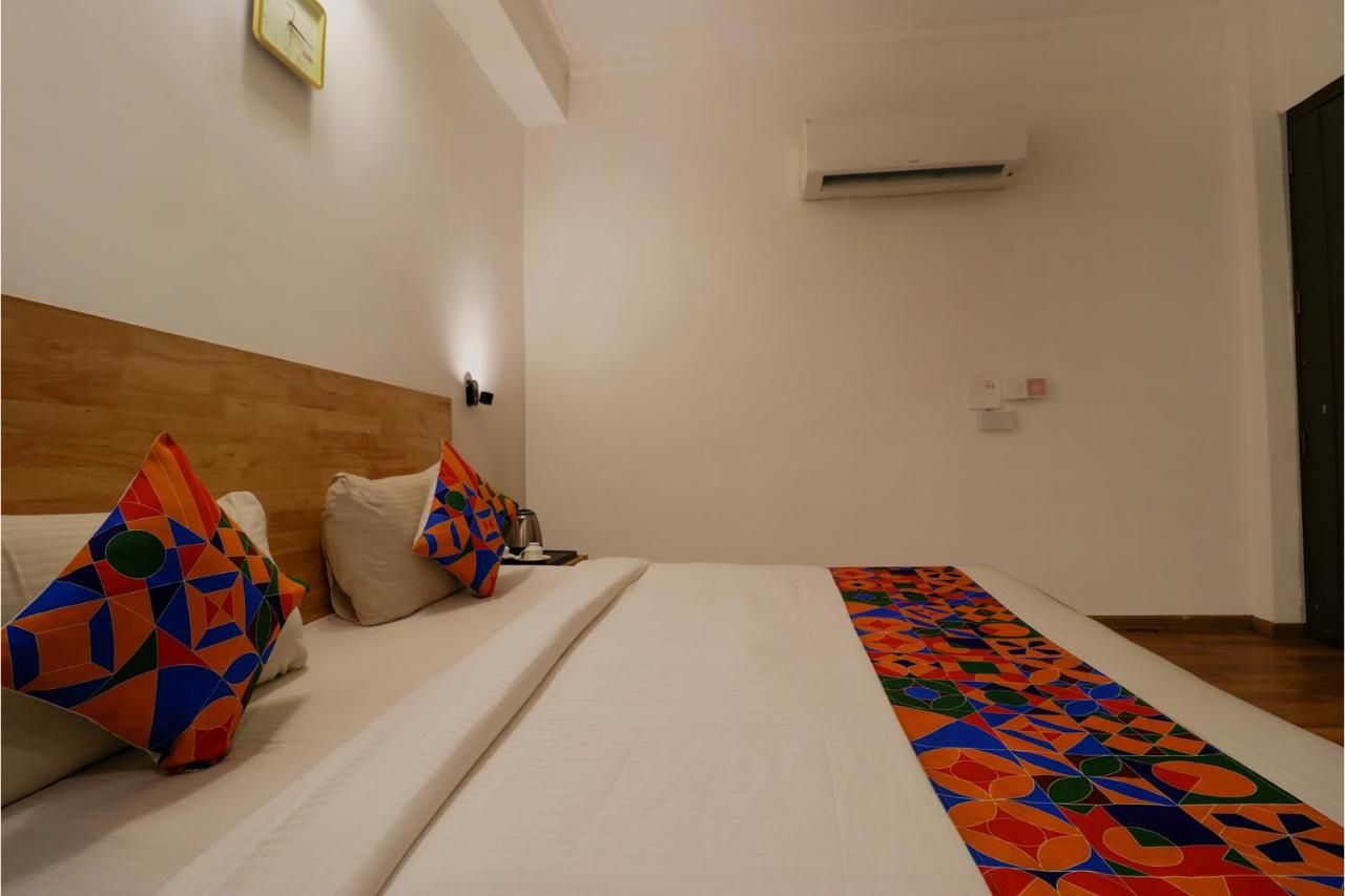 FabHotel The Glory