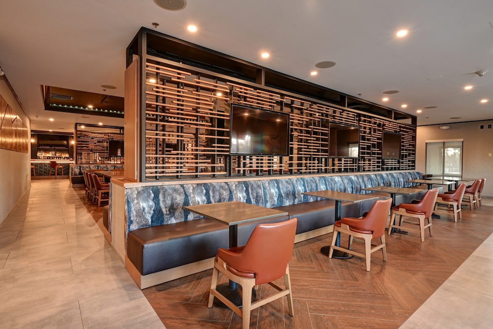 DoubleTree by Hilton Denver International Airport - photo 35