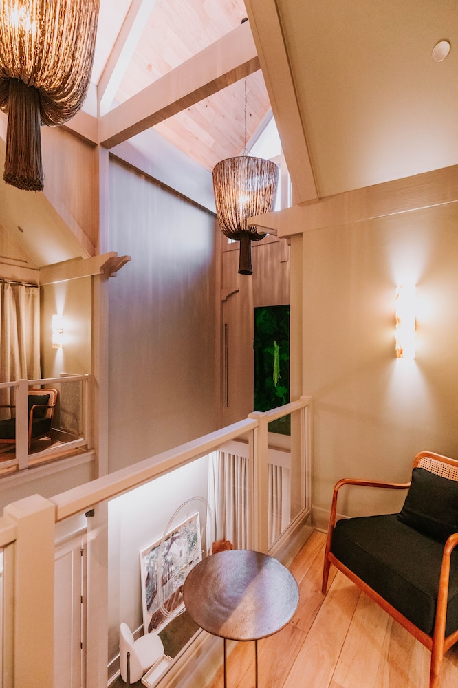 The Springs Hotel - photo 2