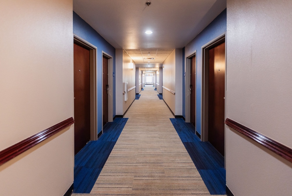 Holiday Inn Express & Suites Guthrie North Edmond by IHG - photo 40