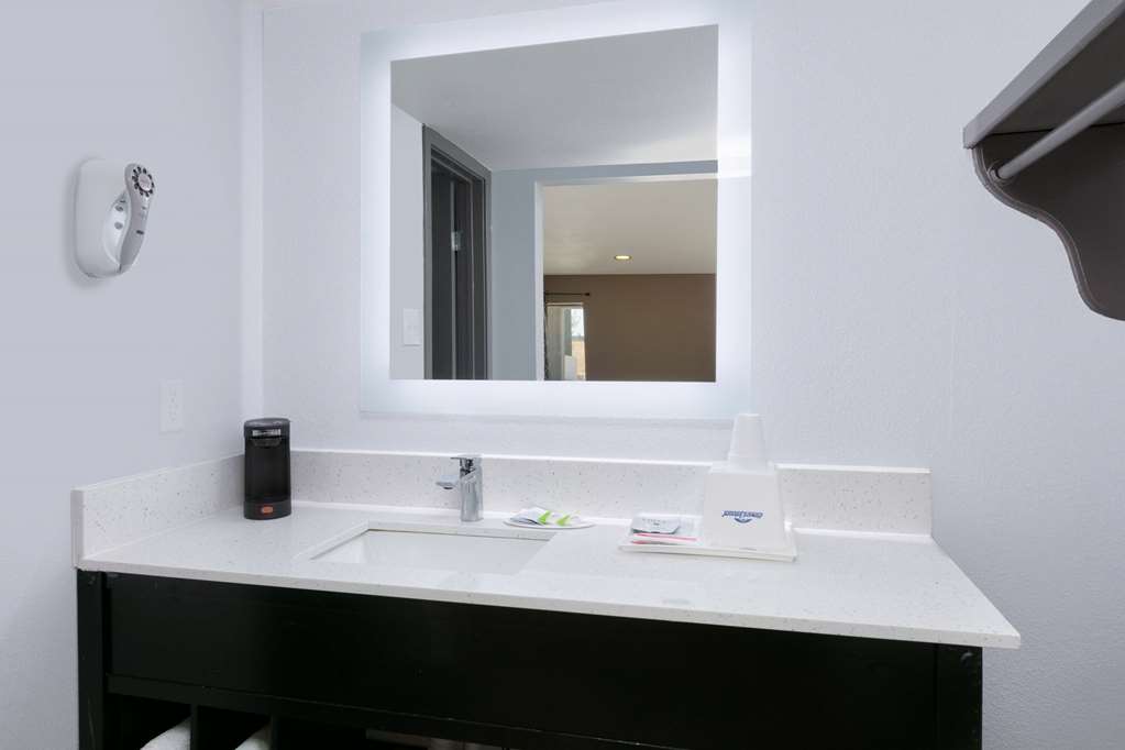 Howard Johnson by Wyndham San Marcos - photo 30