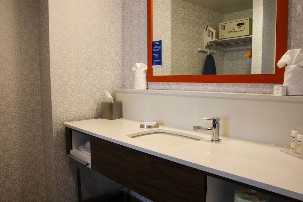 Hampton Inn & Suites Olean - photo 35