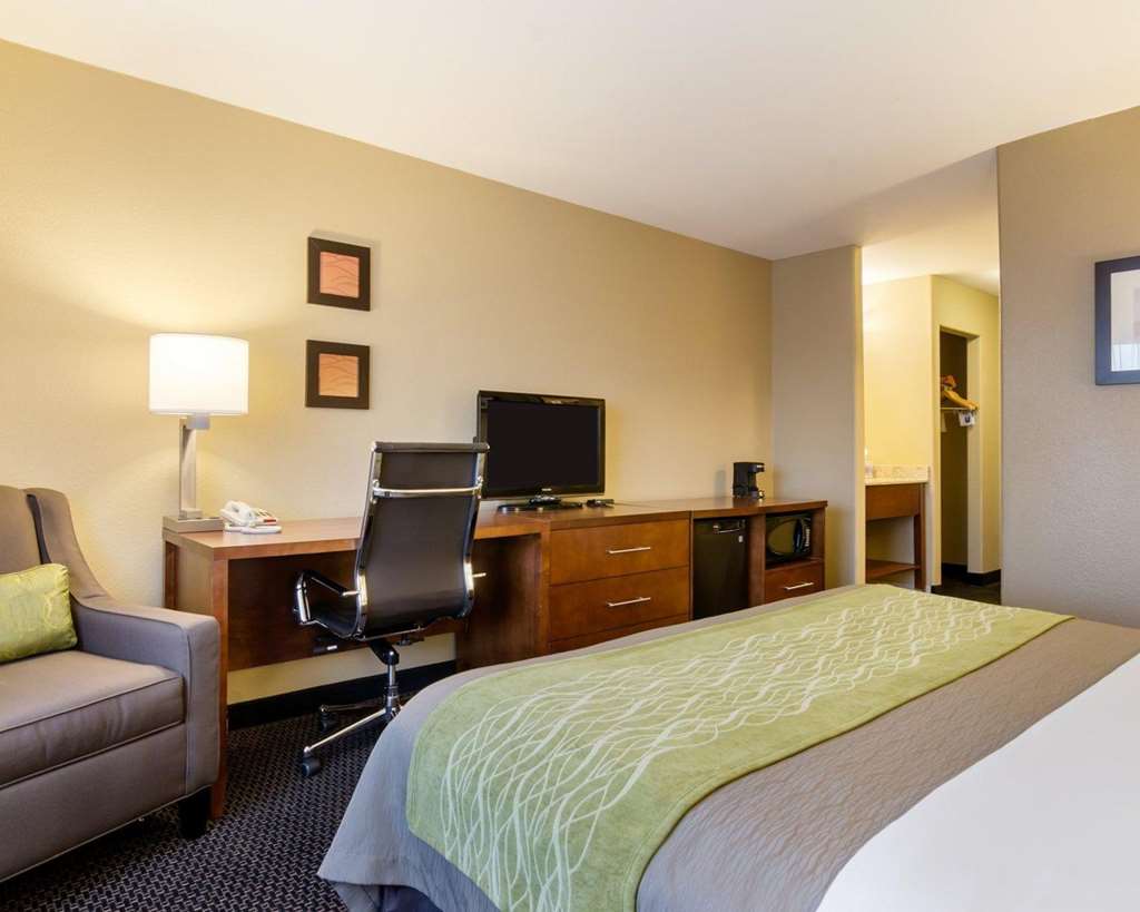 Comfort Inn Garden City - photo 18