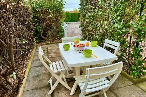 L’oree de Camargue Studio Avec Cour in Le Grau-Du-Roi, France