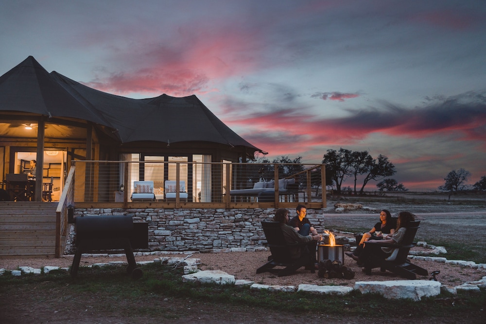 Outdoorsy Hill Country - photo 4