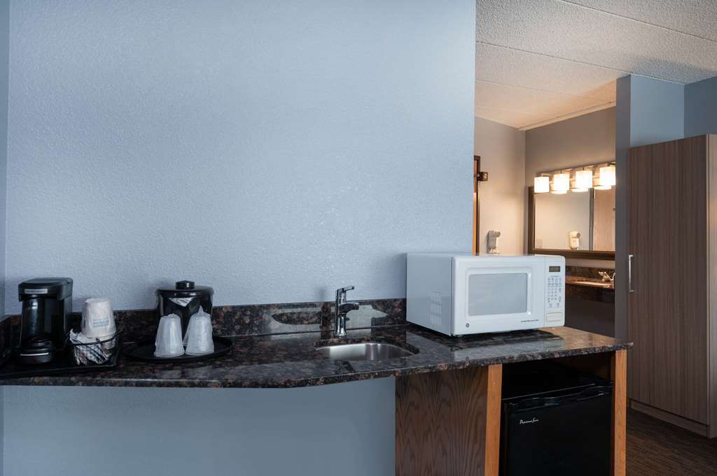 AmericInn by Wyndham Eau Claire - photo 38