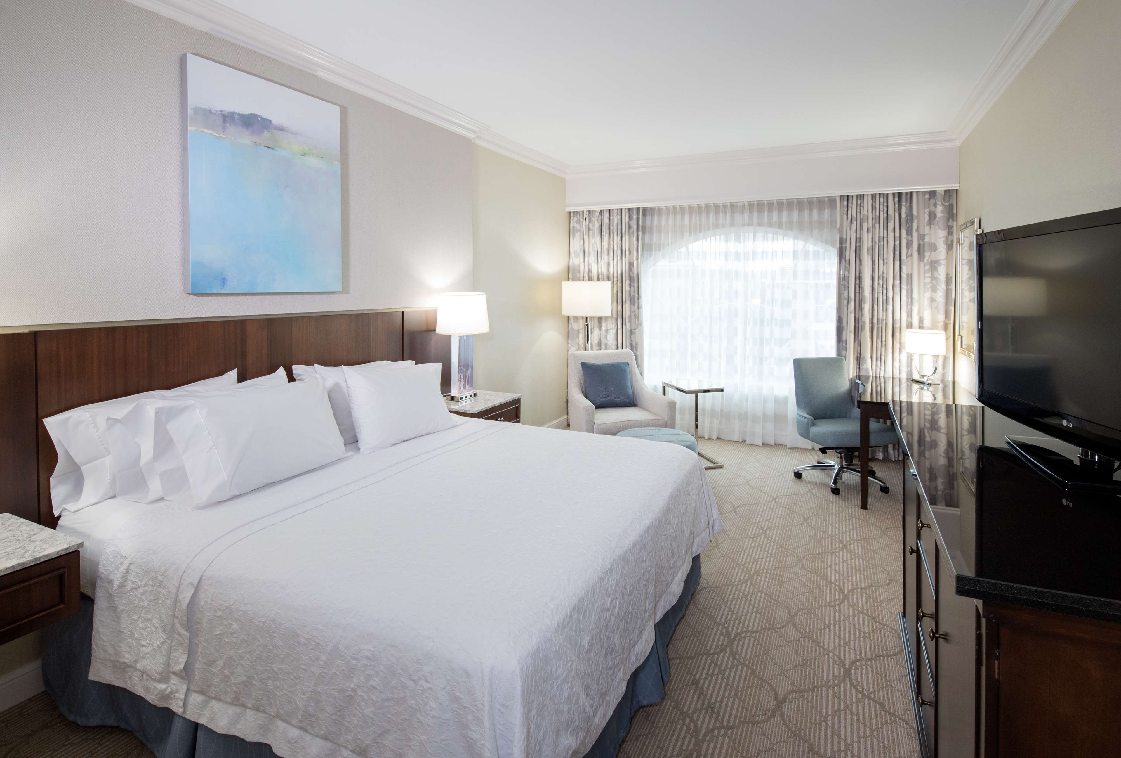 Hampton Inn & Suites Charlotte SouthPark at Phillips Place - photo 32