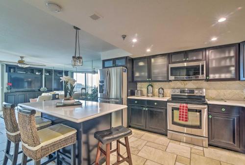 Gulf View Hudson Condo in Waterfront Resort - photo 17