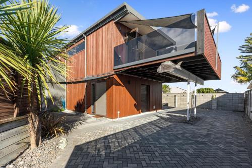 Maranui BeachSide Retreat Mt Maunganui Home — 4-Star Luxury Hotel in Tauranga, New Zealand