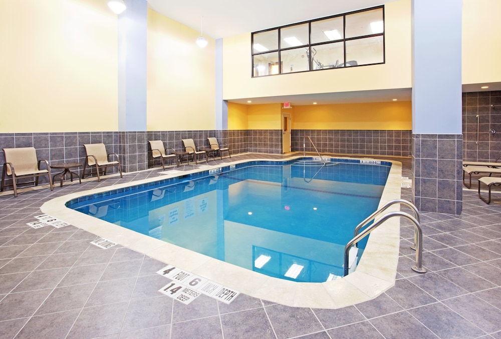 Holiday Inn Express Hotel & Suites Niagara Falls by IHG - photo 16