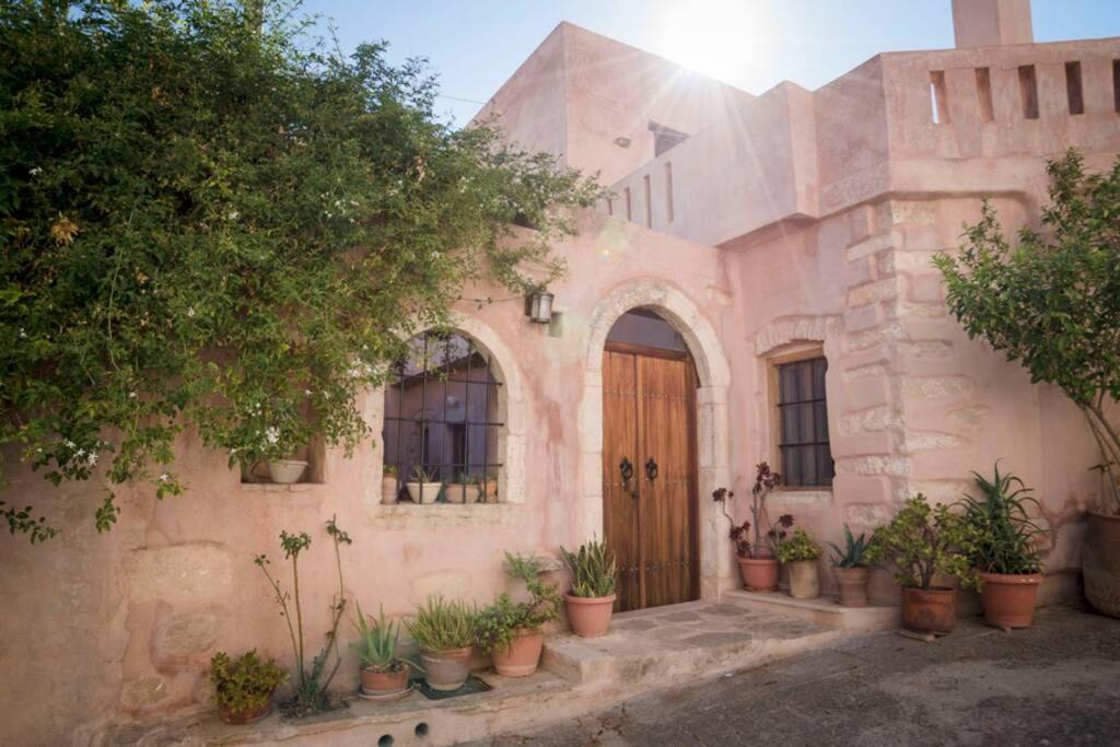 Nino's House in Kato Chorio of Ierapetra — 4-Star Luxury Hotel in Ierapetra, Greece