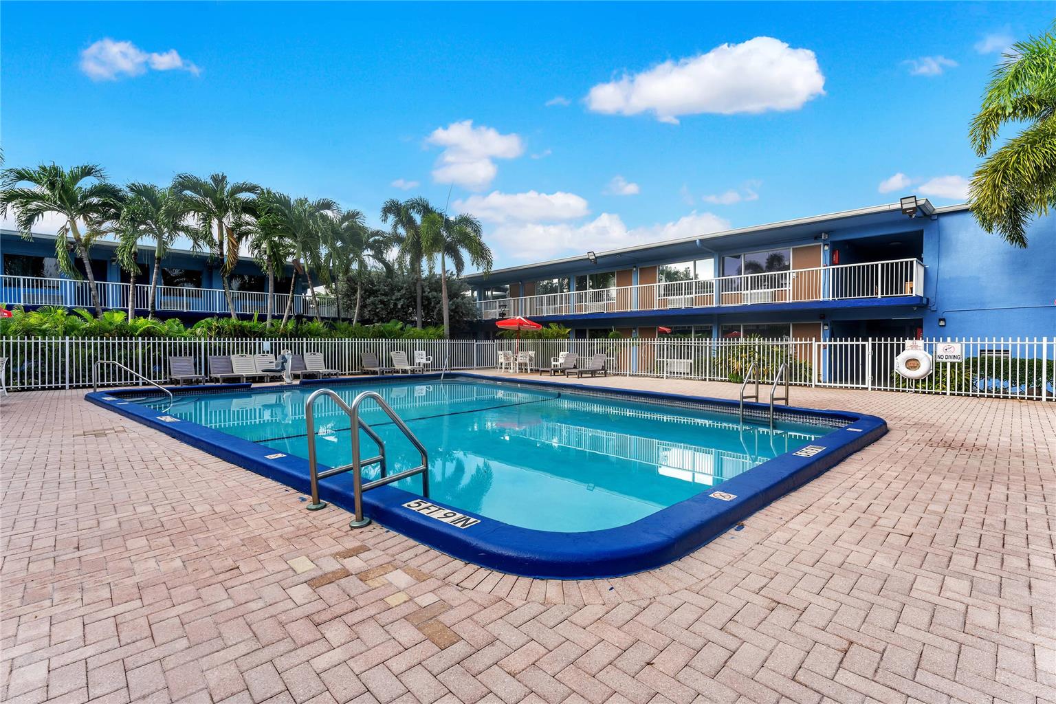 Rodeway Inn & Suites Fort Lauderdale Airport & Cruise Port - photo 65