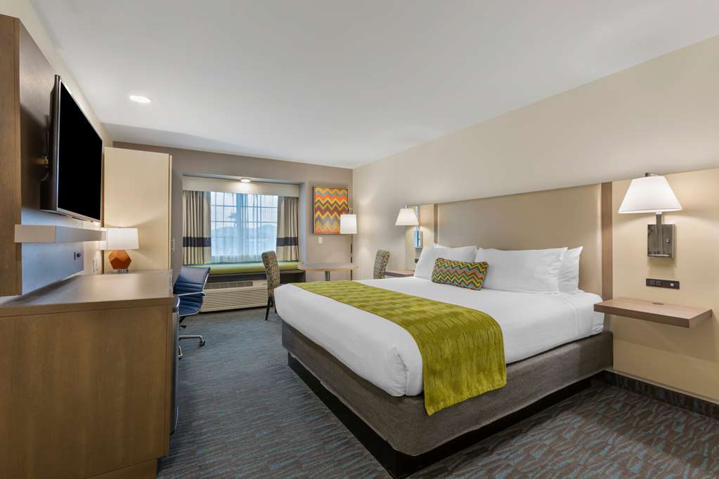 Best Western Plus Yuma Foothills Inn & Suites - photo 28