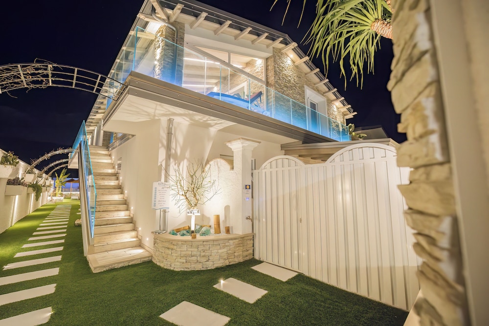 Étoiles Luxury Guest House Resort — hotel in Palmi