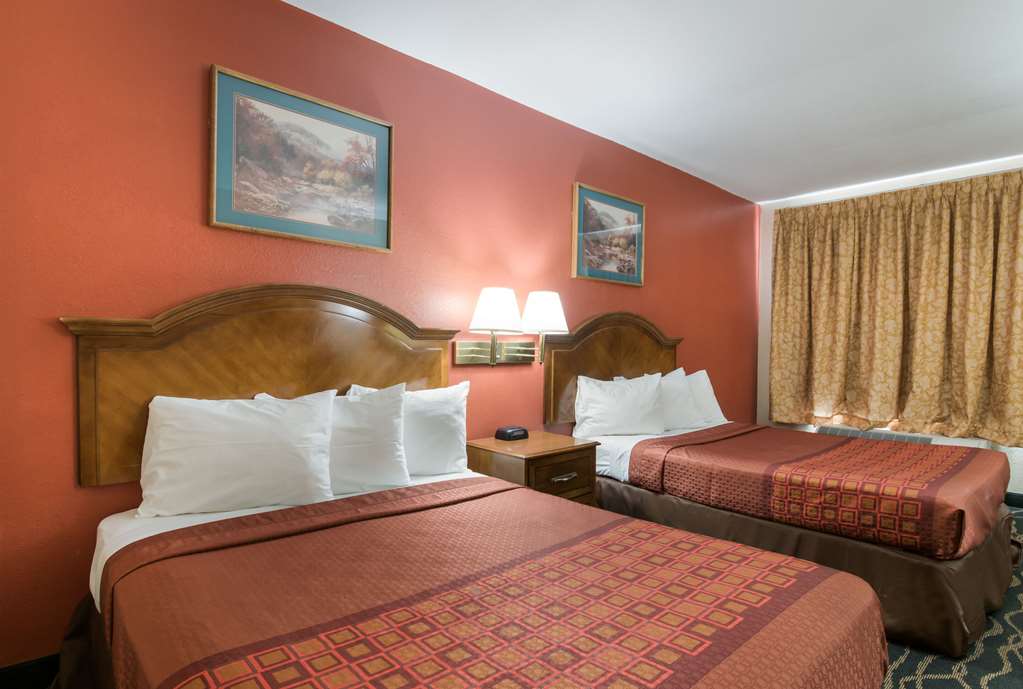 Rodeway Inn Wormleysburg Harrisburg - photo 8