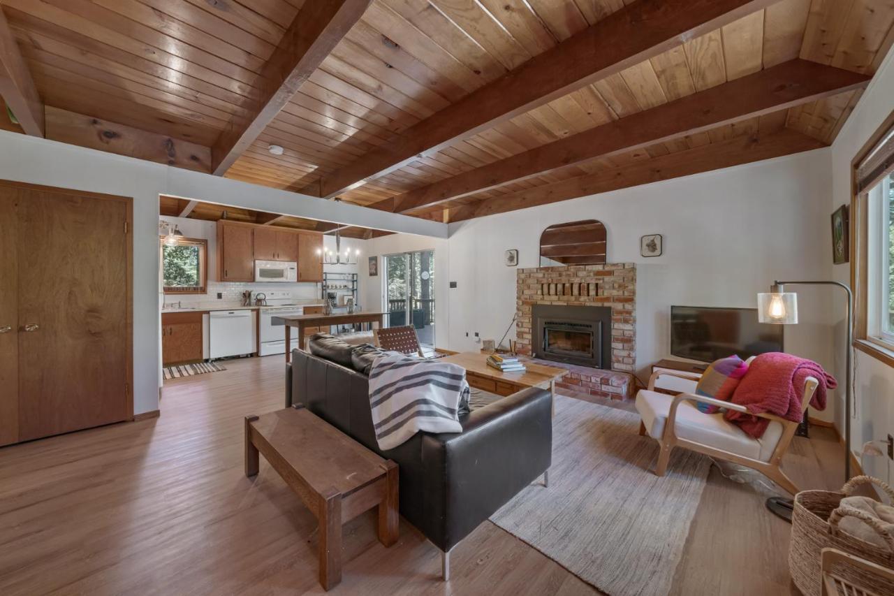 Lakemont Love in Arnold, United States