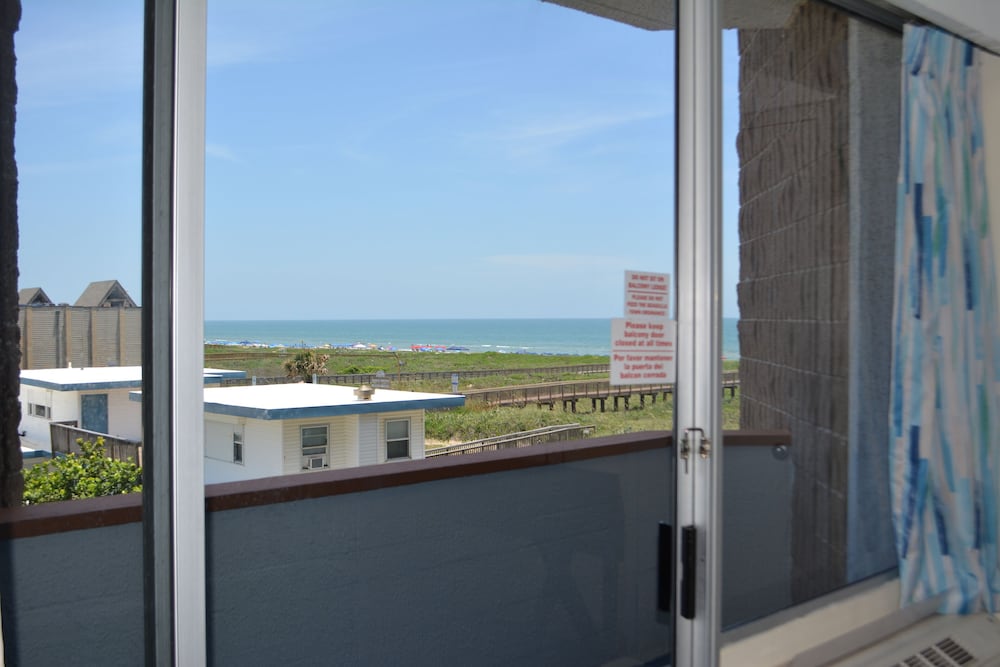 Padre South Hotel On The Beach - photo 20