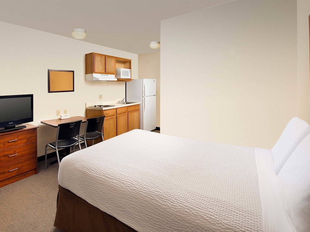 WoodSpring Suites Ankeny Des Moines - photo 4